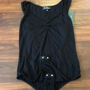 New HALEIGH BLACK RIBBED Short SLEEVE BODYSUIT
L